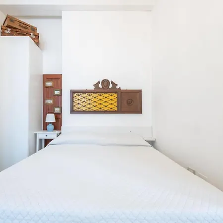 Savoia Lux Pensión Cagliari